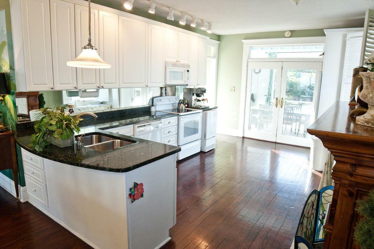 Desoto Beach Bed And Breakfast Тайби Айлънд Екстериор снимка